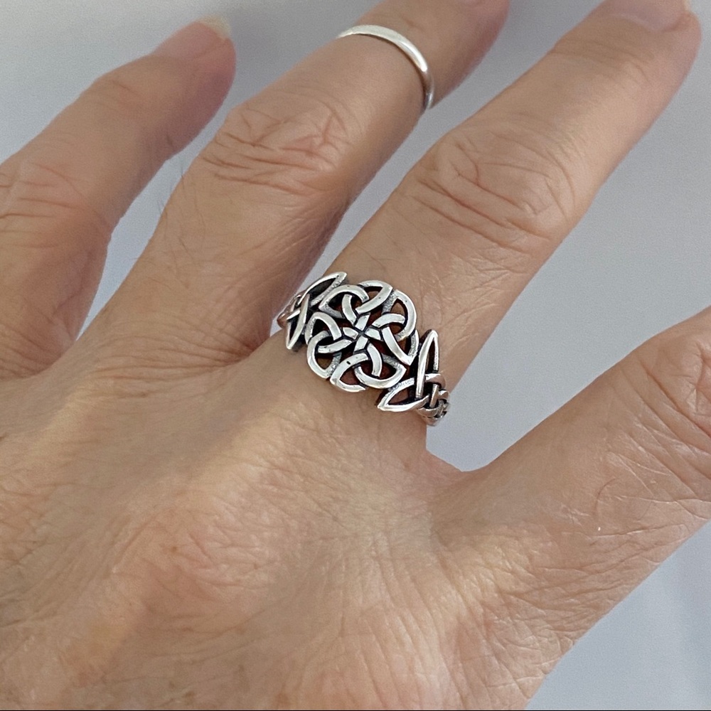 Sterling Silver Trinity Weave Celtic Ring, Trique… - image 7
